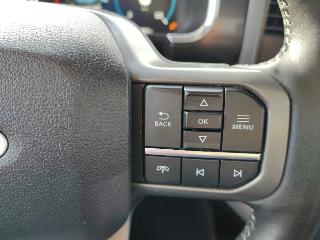 Used 2022 Agate Black Metallic Ford LARIAT image 29