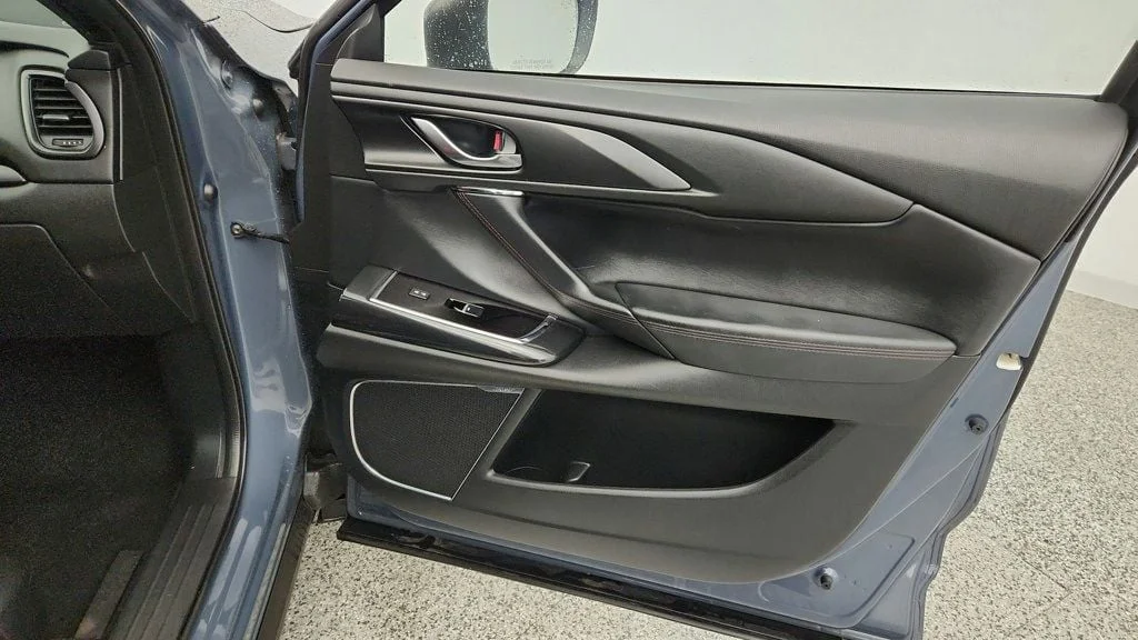 Used 2023 Polymetal Gray Metallic Mazda Carbon Edition AWD image 25