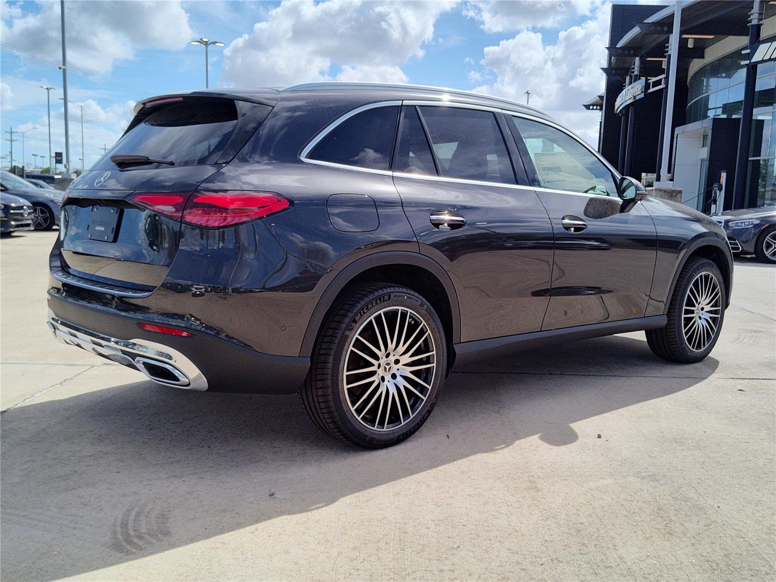 New 2026 Graphite Grey Metallic Mercedes-Benz GLC 300 image 4