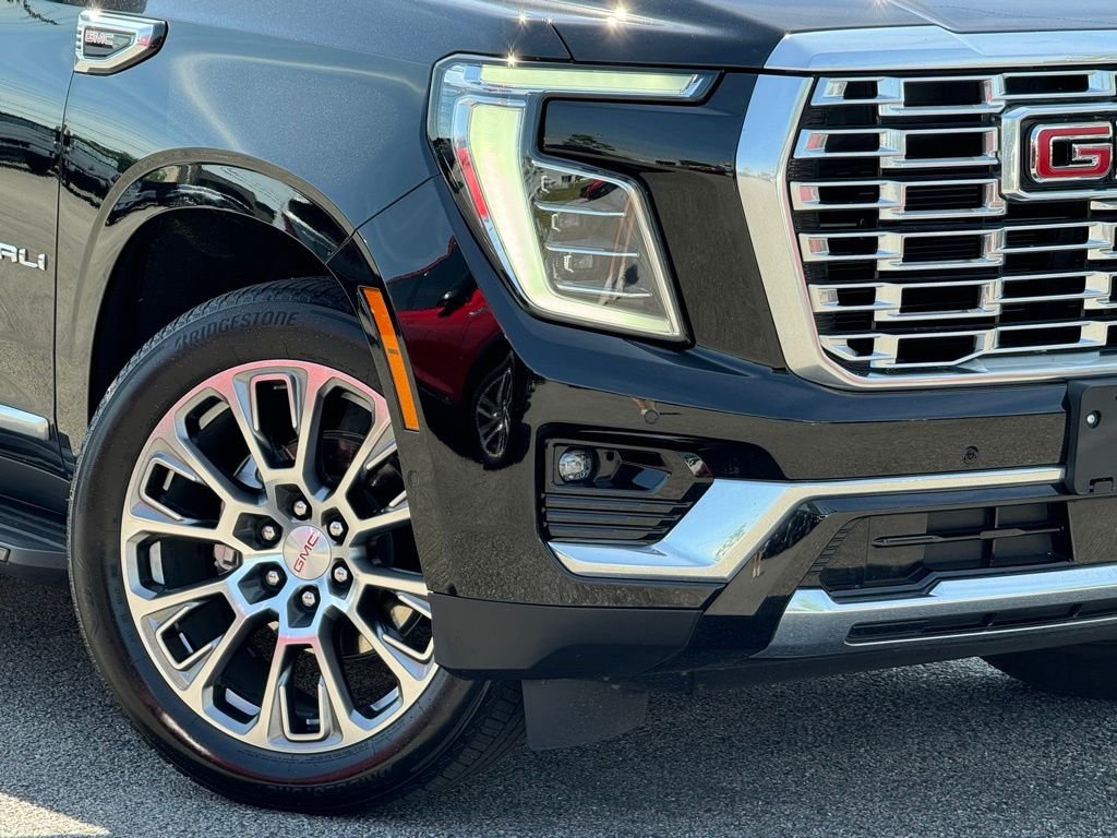 Used 2025 Black GMC Denali image 11