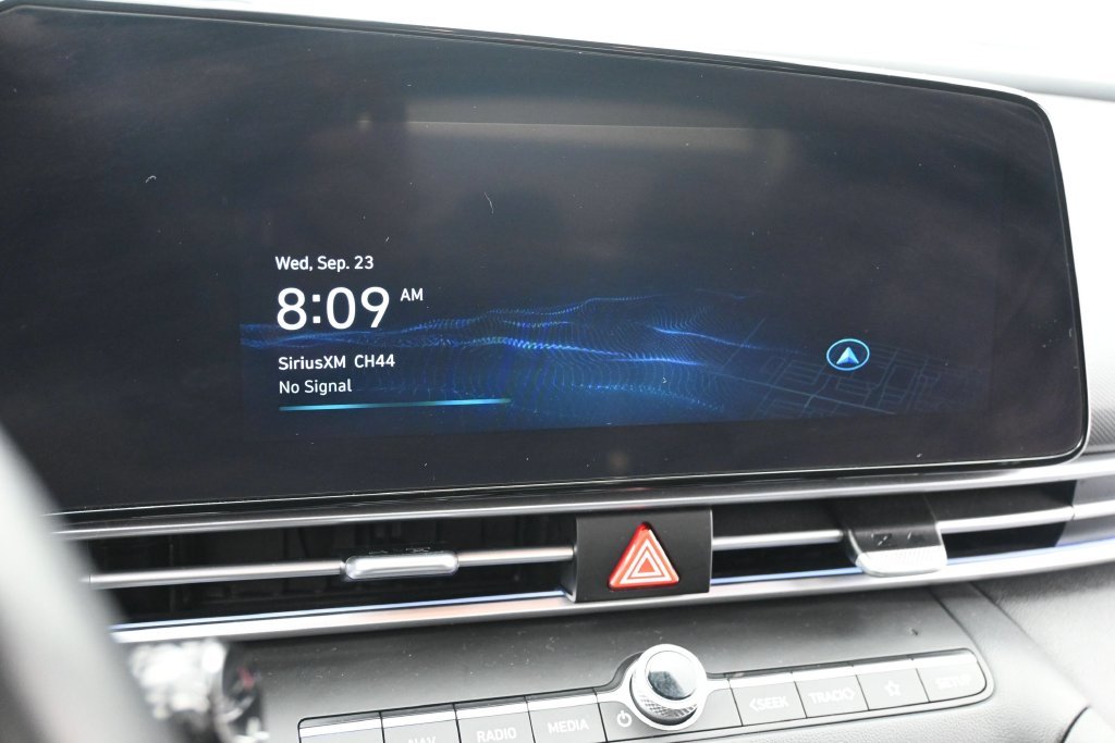 Used 2025 Blue Hyundai SEL Convenience image 10