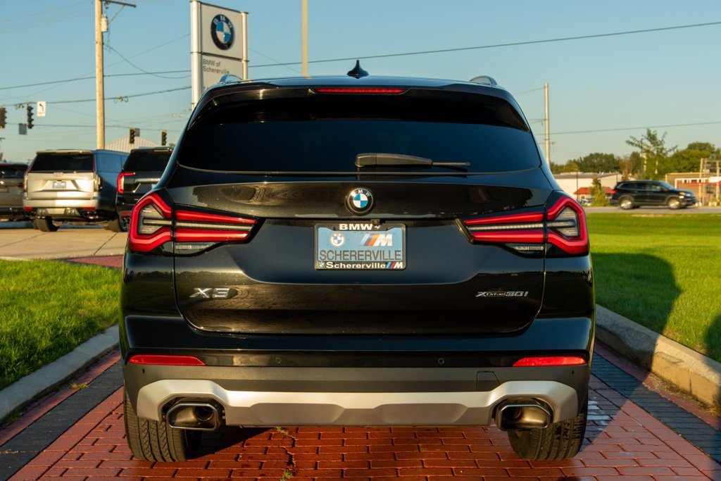 Used 2023 Black Sapphire Metallic BMW xDrive30i image 9