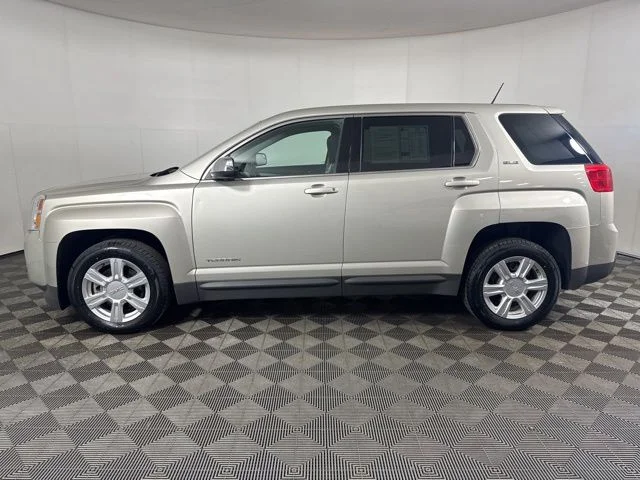 Used 2014 Champagne Silver Metallic GMC SLE-1 image 7