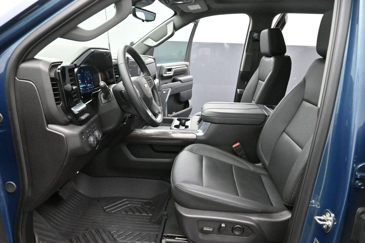 2025 Chevrolet Silverado 2500HD LTZ - Photo 12