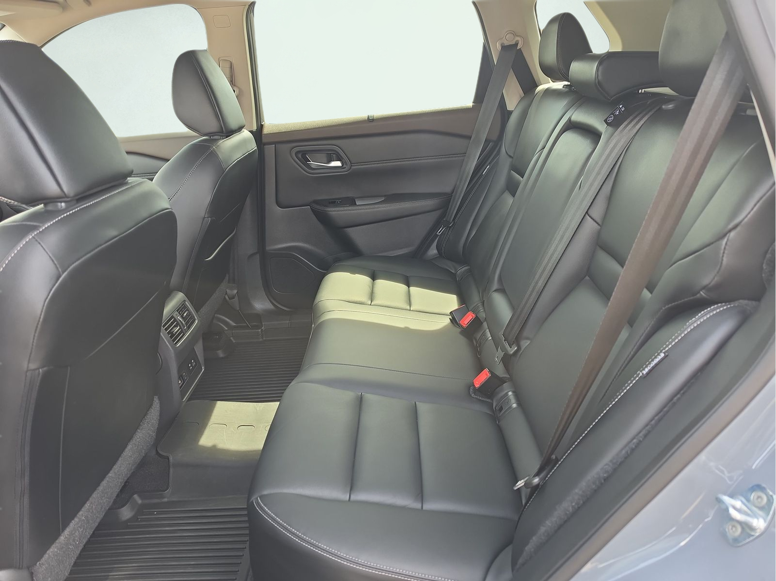 Used 2023 Boulder Gray Pearl Nissan SL image 15