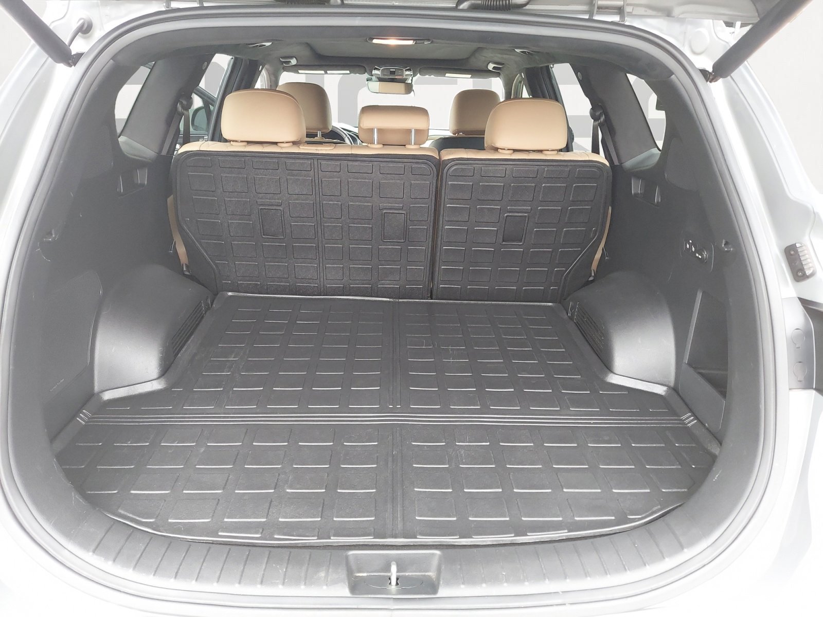 Used 2023 Hampton Gray Hyundai Calligraphy image 14
