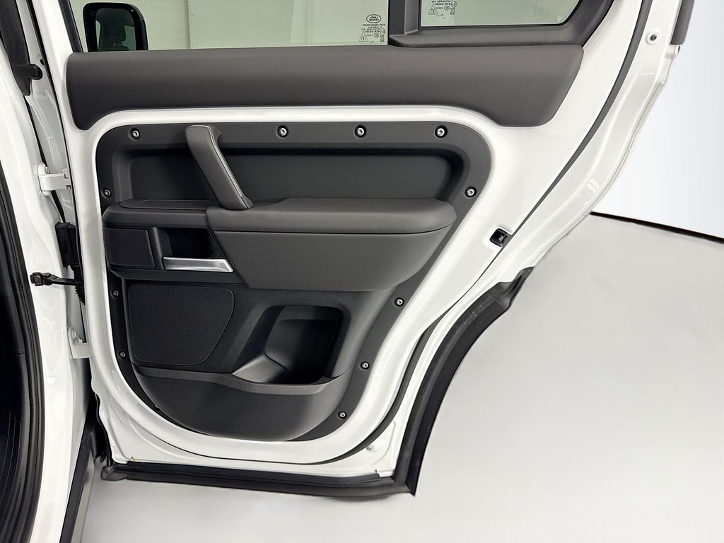 New 2026 Fuji White LAND ROVER X-Dynamic SE image 26