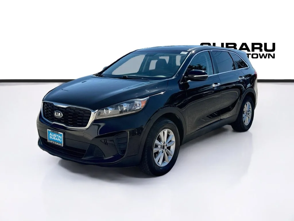 Used 2019 Black Kia L image 3