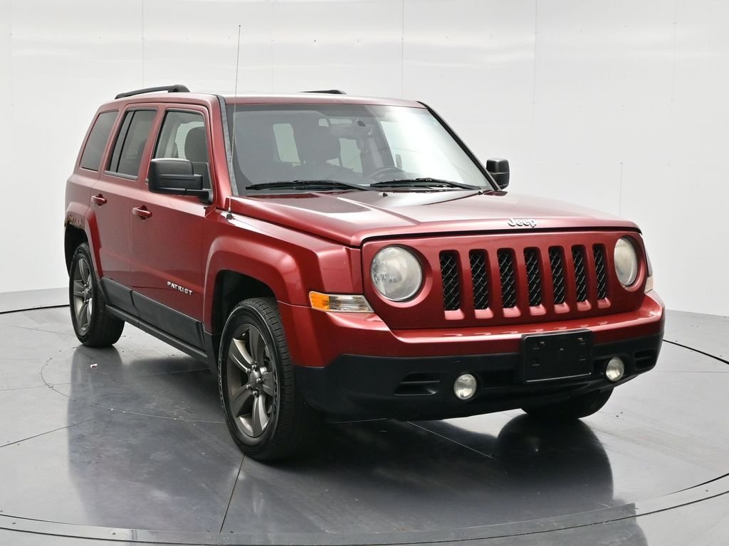 Used 2014 Deep Cherry Red Crystal Pearlcoat Jeep Latitude image 3