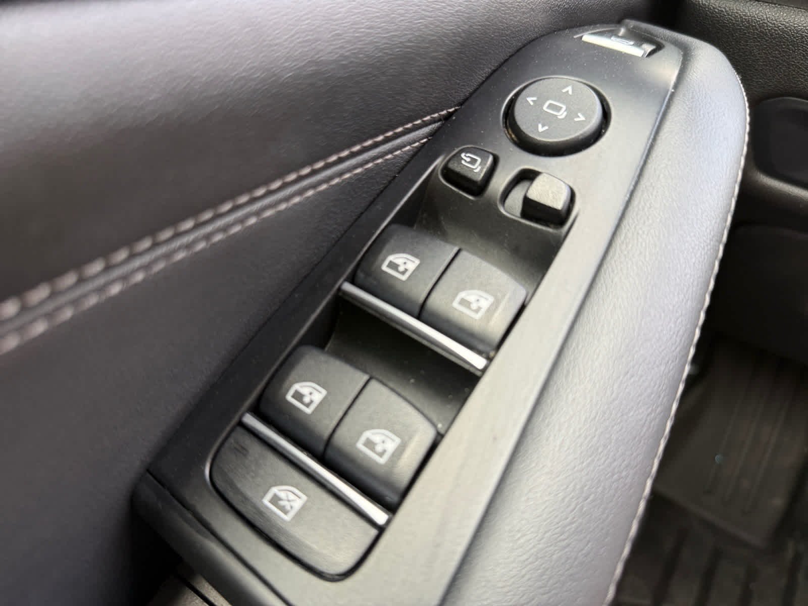Used 2024 Nardo Grey BMW M60i image 26