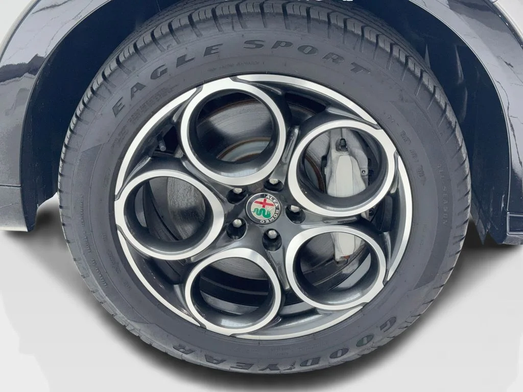 Used 2024 Silver Alfa Romeo Ti image 49