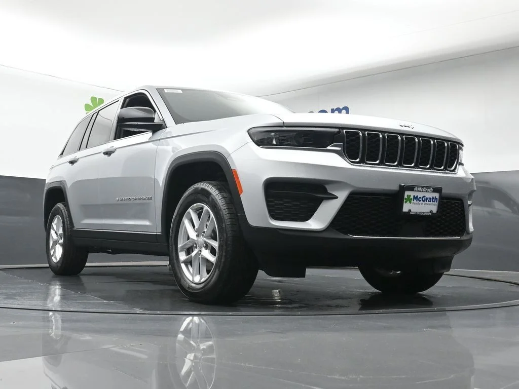 New 2025 Silver Jeep Laredo X image 28