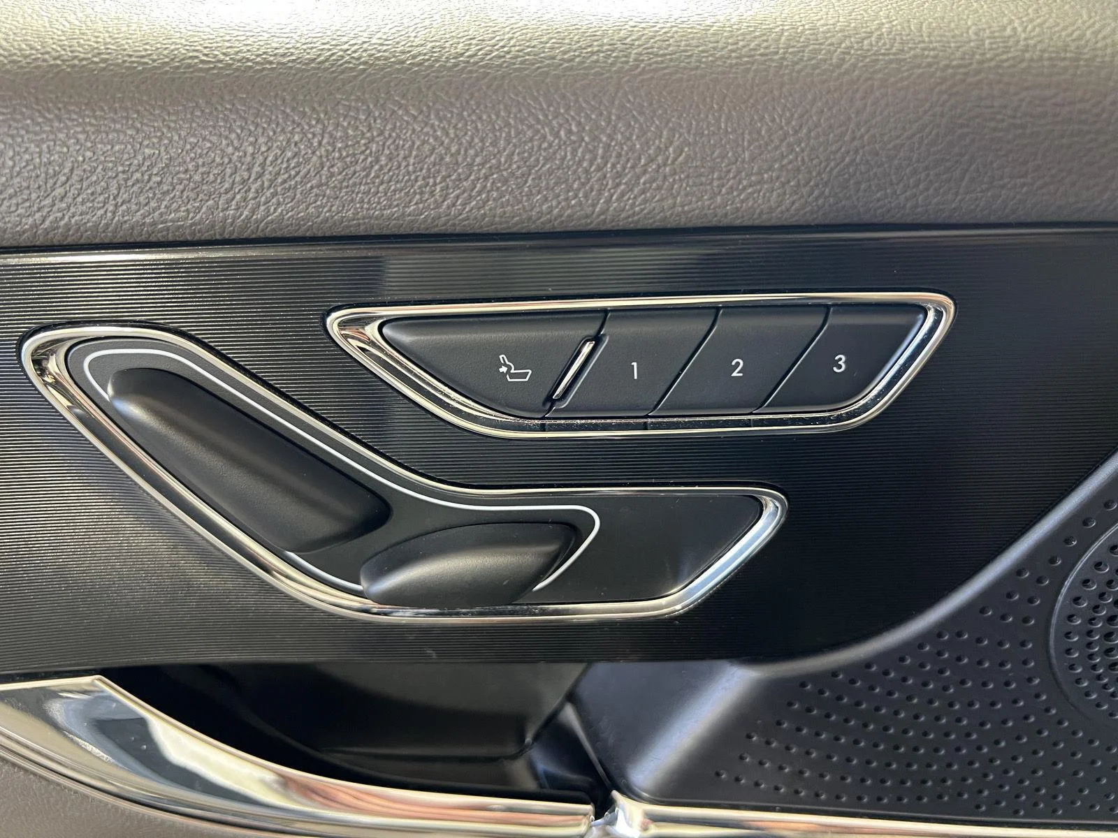 Used 2023  Lincoln Standard image 8