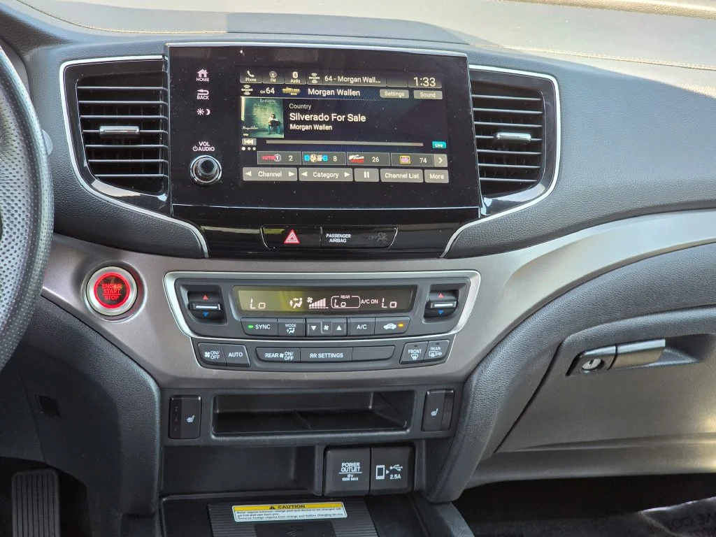 Used 2023 Silver Honda EX-L image 36