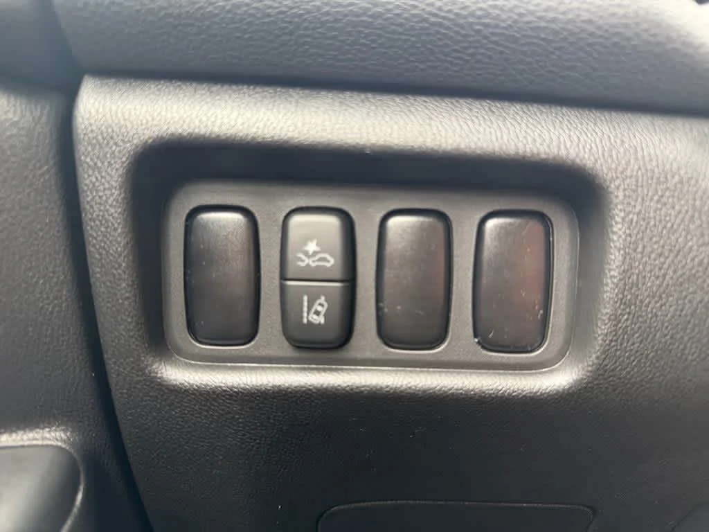 New 2026 Octane Blue Metallic Mitsubishi S image 14