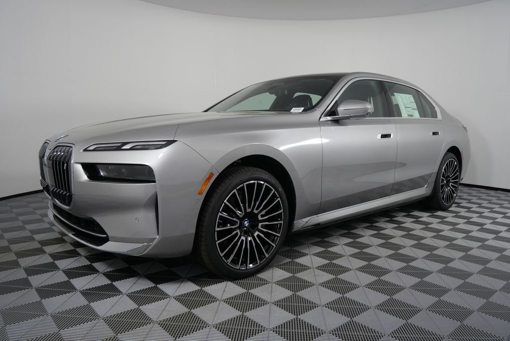 2025 BMW i7 50 - Photo 7