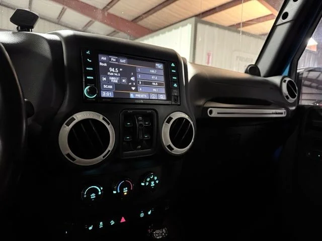 Used 2014 Blue Jeep Unlimited Sahara image 18