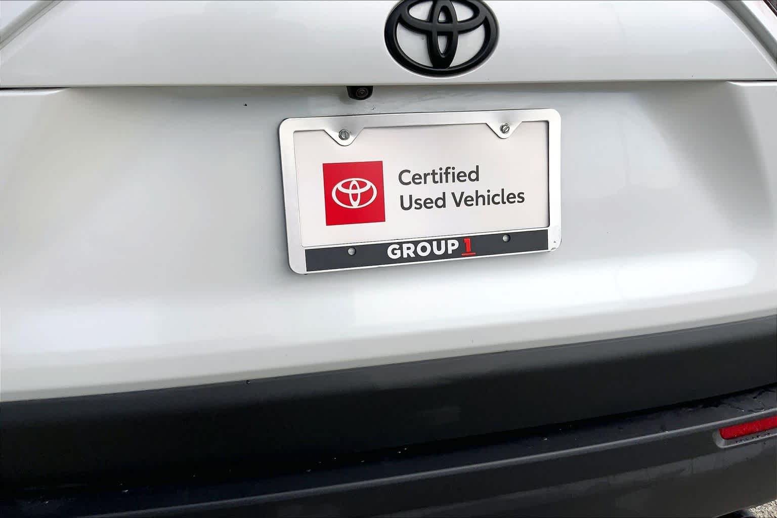Used 2025 Wind Chill Pearl Toyota XLE Premium image 10