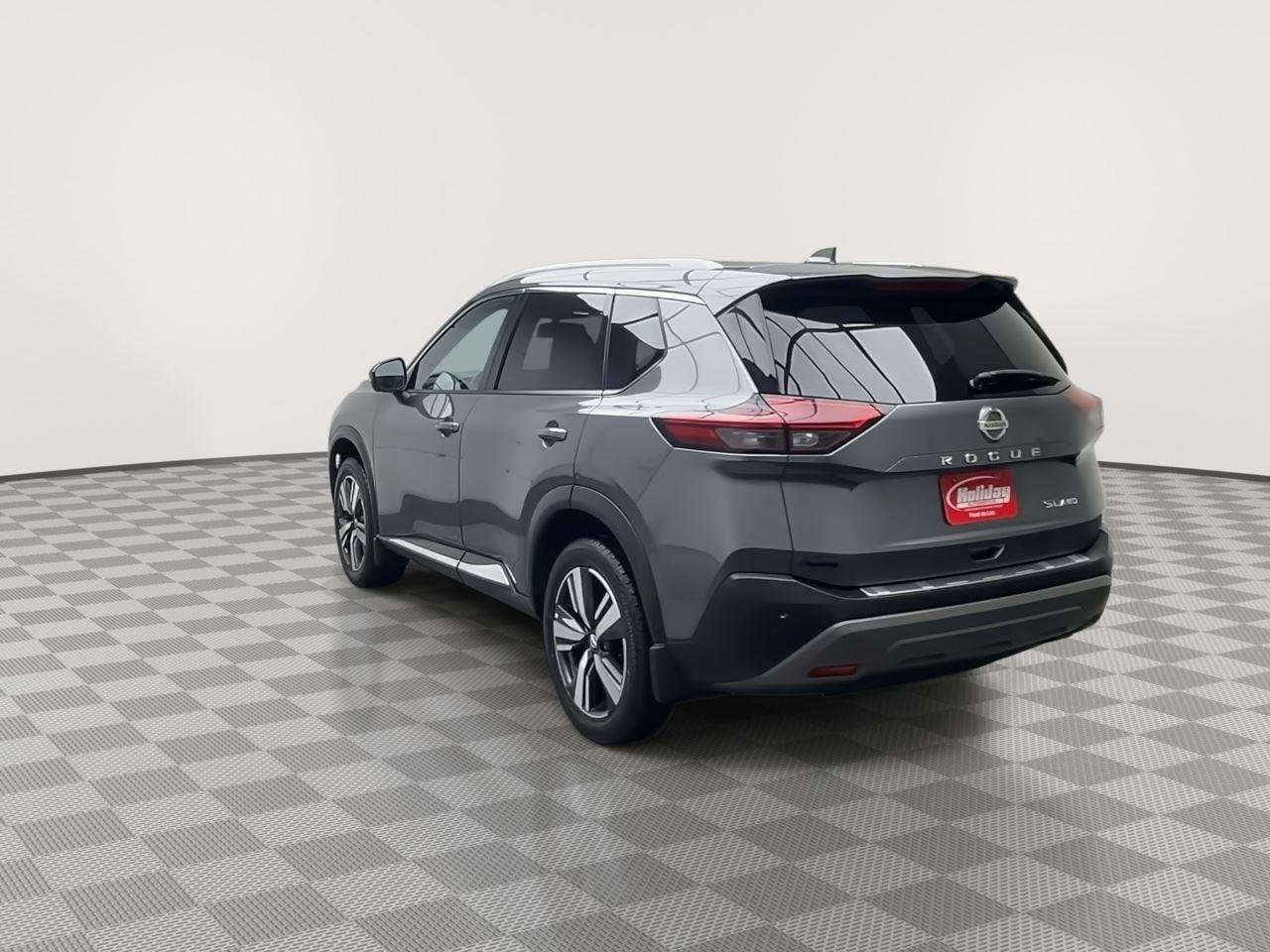 Used 2021 Gun Metallic Nissan SL image 36