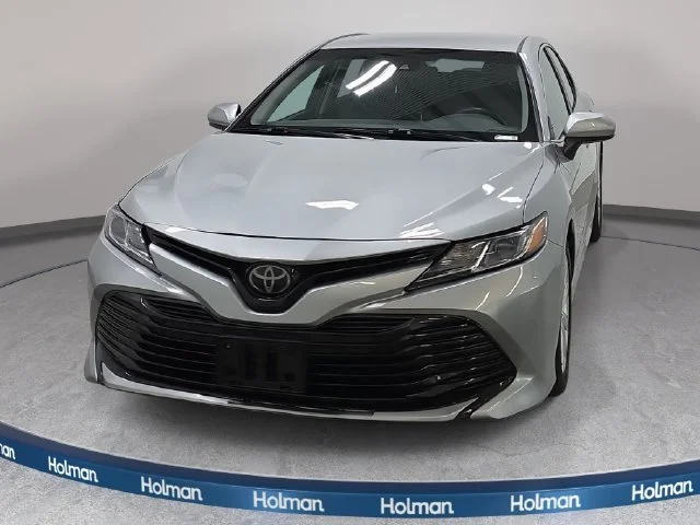Used 2018 Celestial Silver Metallic Toyota LE image 3