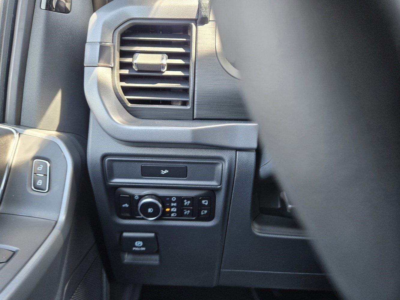 New 2026 Antimatter Blue Mettallic Ford XLT image 13
