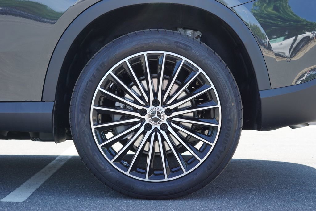 New 2026 Graphite Grey Metallic Mercedes-Benz GLC 300 image 81