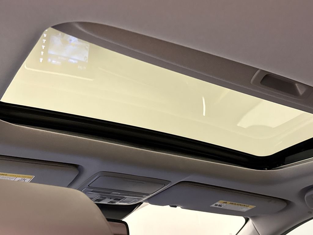 Used 2022 Modern Steel Metallic Honda Touring image 13