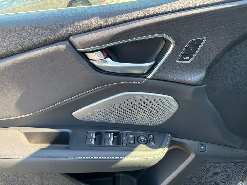 New 2026 Solar Silver Metallic Acura Advance Package image 12