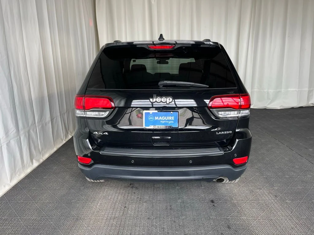 Used 2020 Black Jeep Laredo E image 28
