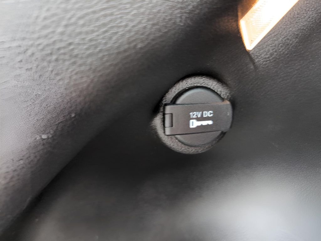 Used 2024 Bright White Clearcoat Jeep Latitude image 29