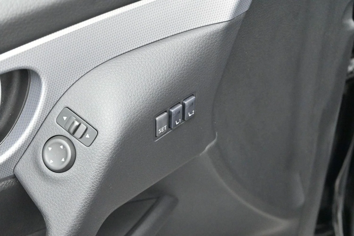 Used 2020 Magnetic Black Pearl Nissan SV image 12