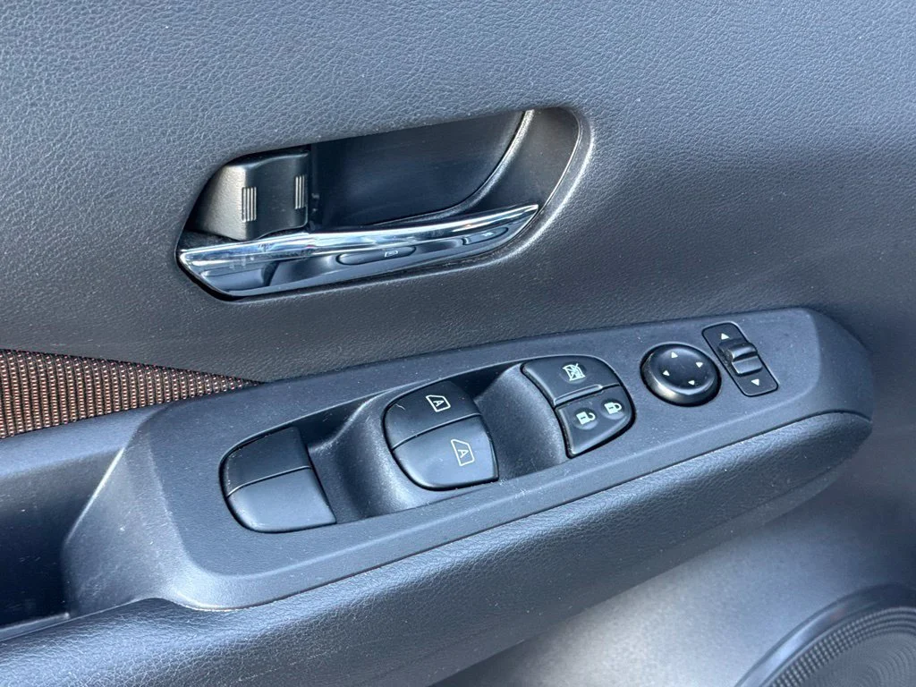 Used 2021 Gray Nissan SR image 29