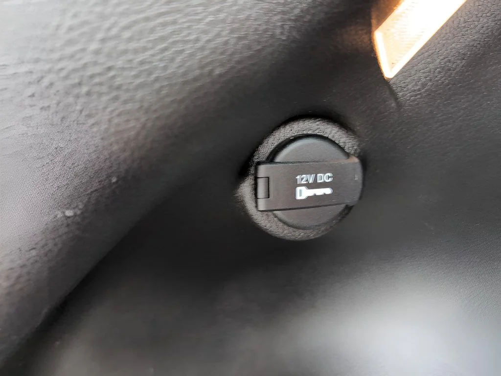 Used 2024 Bright White Clearcoat Jeep Latitude image 29