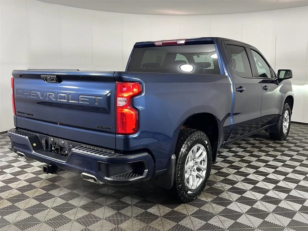 Used 2022 Northsky Blue Metallic Chevrolet RST image 45