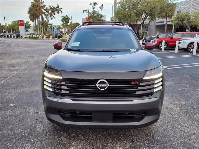 New 2026 Gun Metallic / Scarlet Ember Tintcoat Two-tone Nissan SR image 7