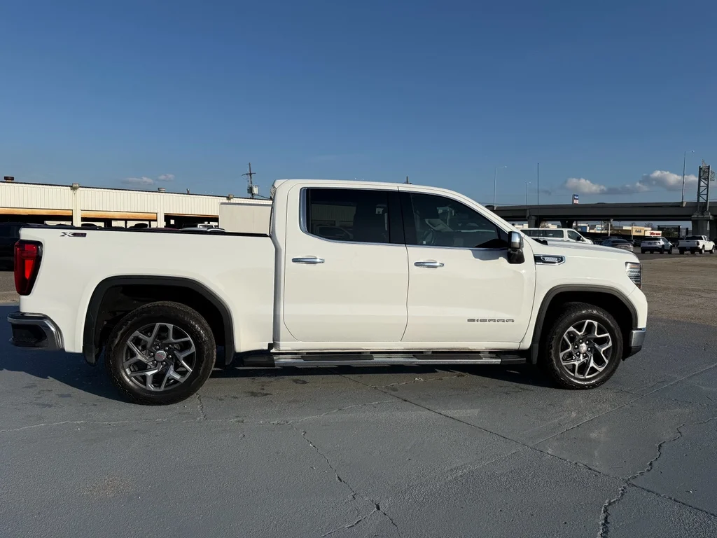 2024 GMC Sierra 1500 SLT - Photo 7