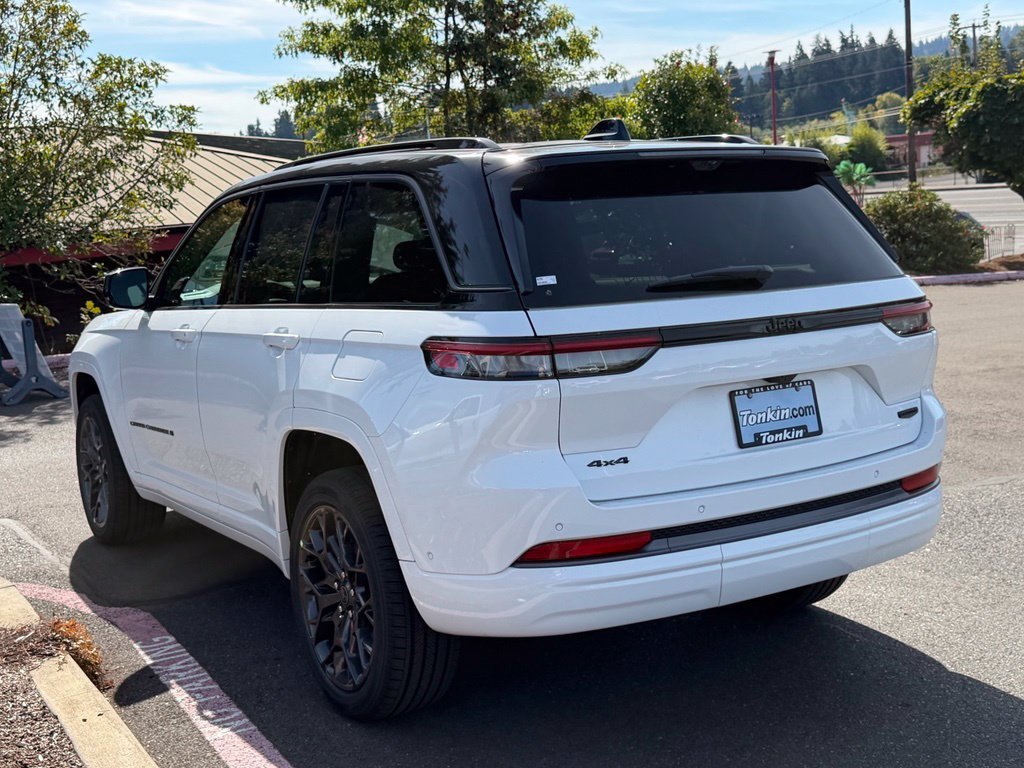 New 2027 Bright White Clear-Coat Paint Jeep Summit image 5