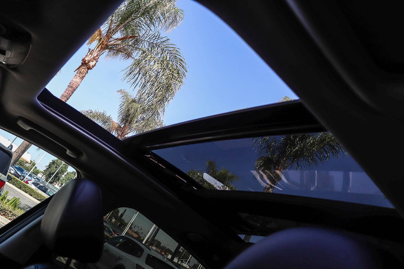 Used 2022 Ebony Black Kia EX image 21