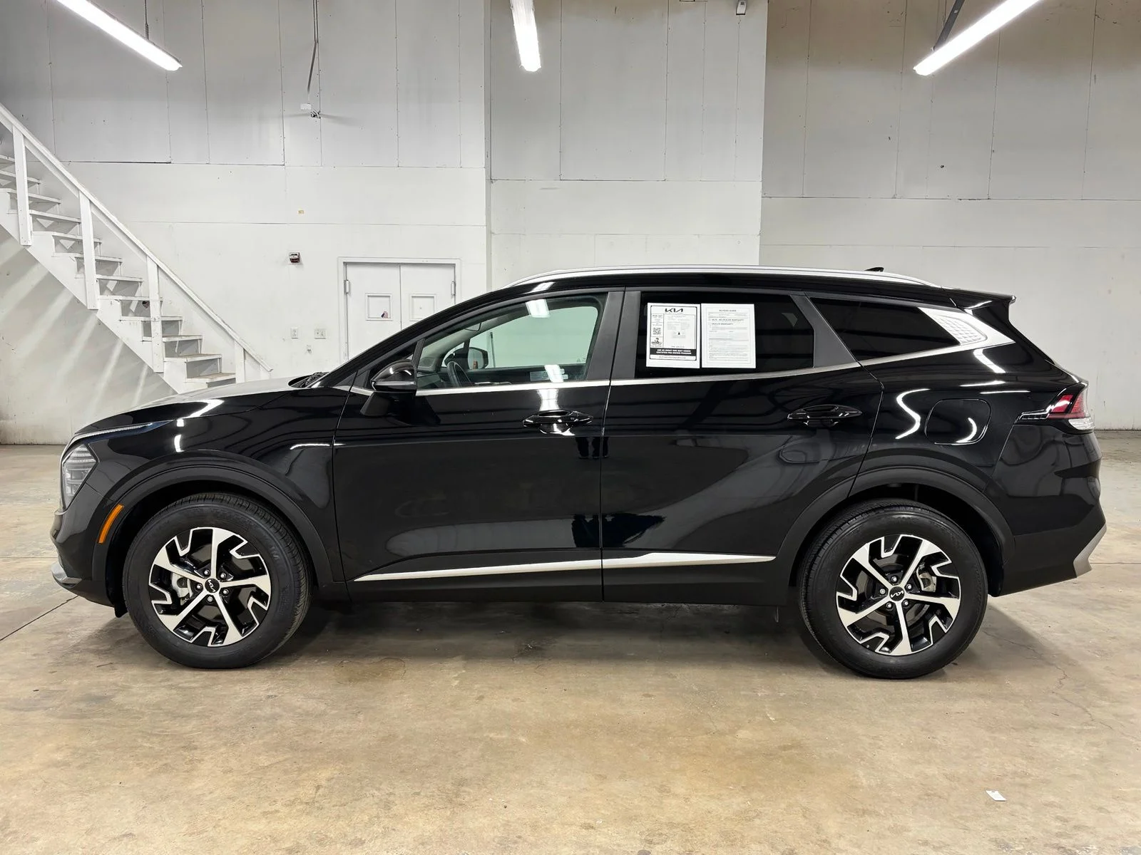 Used 2024 Black Kia EX image 4