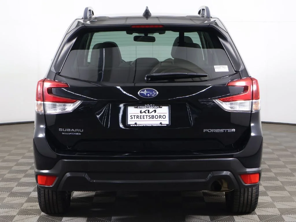 Used 2021 Black Subaru Premium image 12