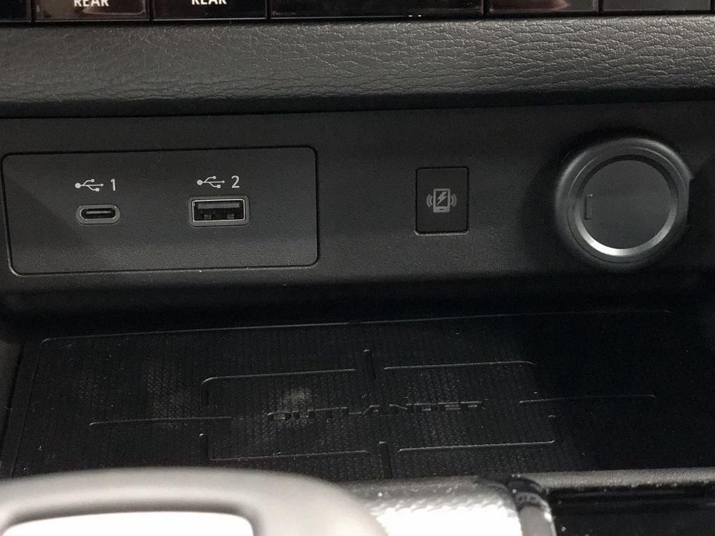 Used 2022 Grey Mitsubishi SEL image 33