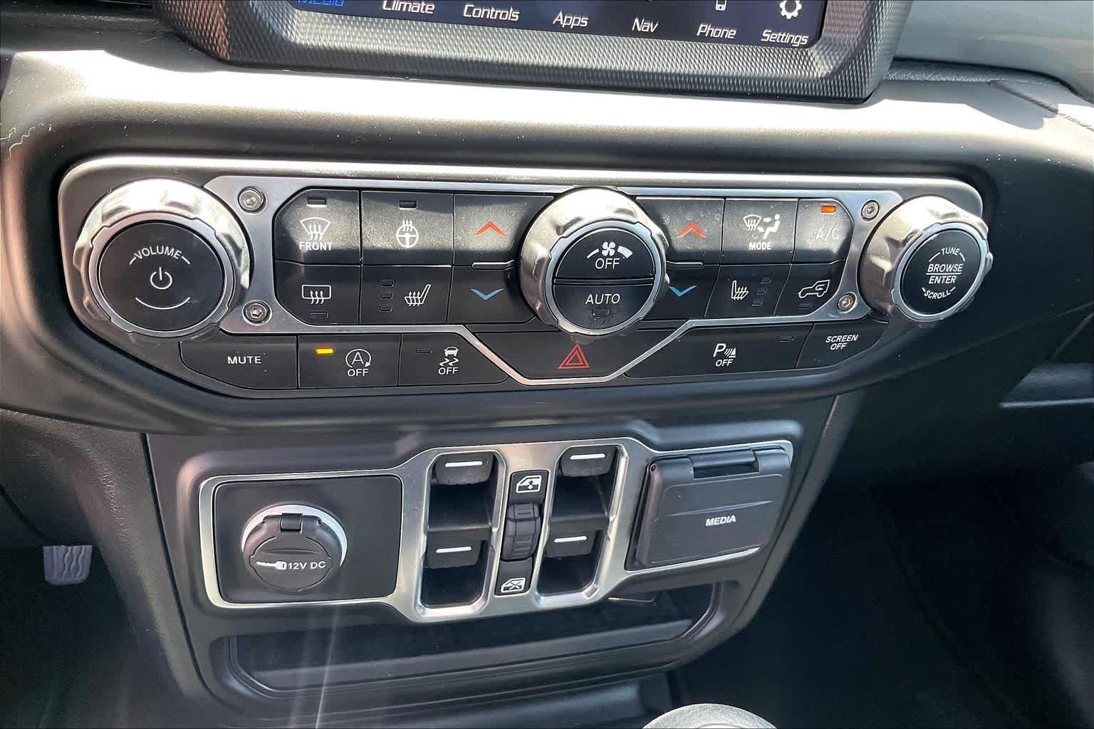 Used 2022 Hydro Blue Pearlcoat Jeep Unlimited Sahara image 31