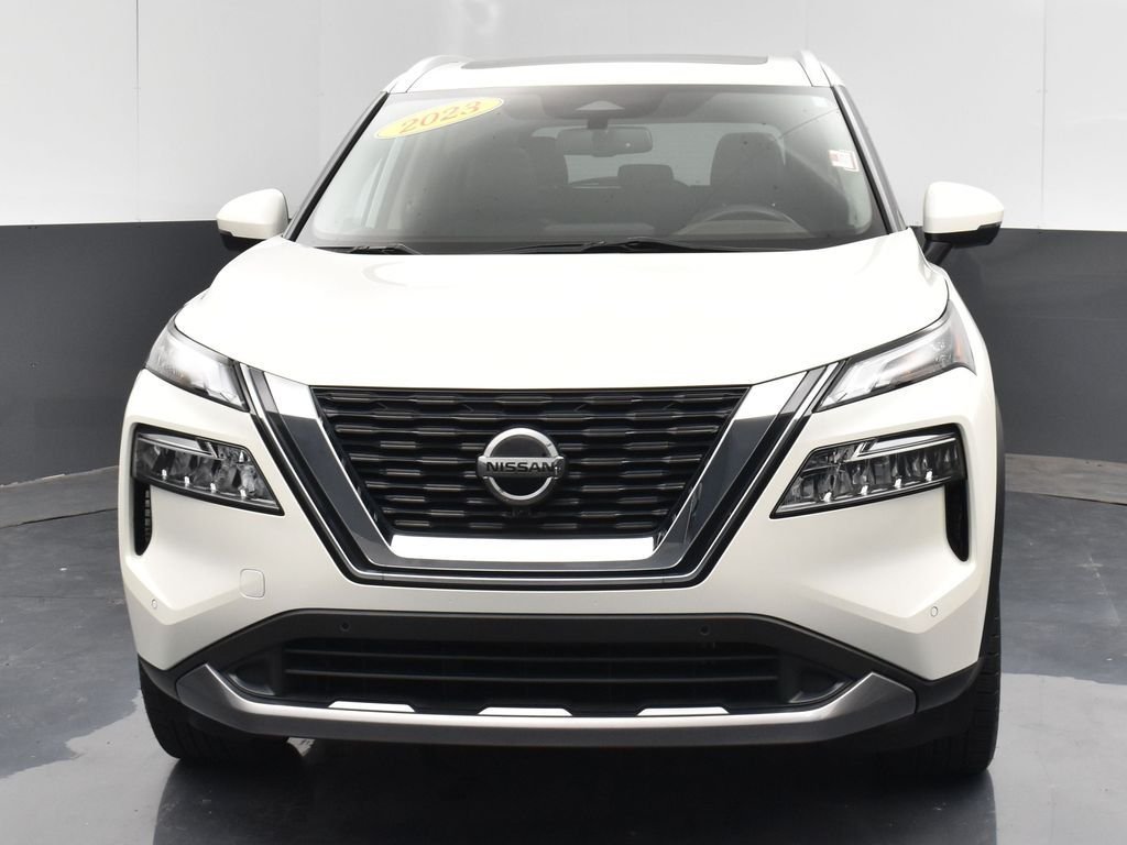 Used 2023 White Nissan SL image 12