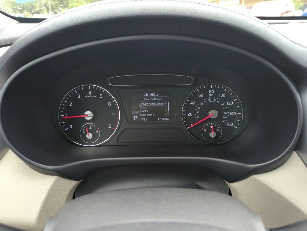 Used 2019 Red Kia LX image 38