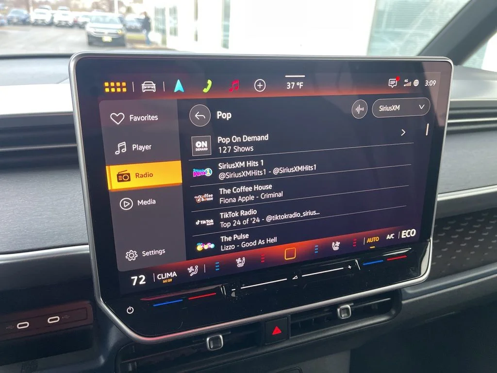 New 2025 Deep Black Pearl Volkswagen Pro image 9