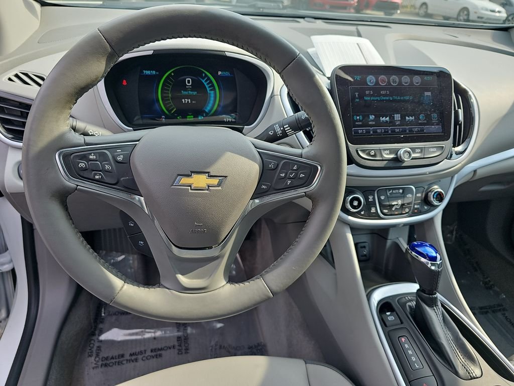Used 2017 White Chevrolet LT image 15