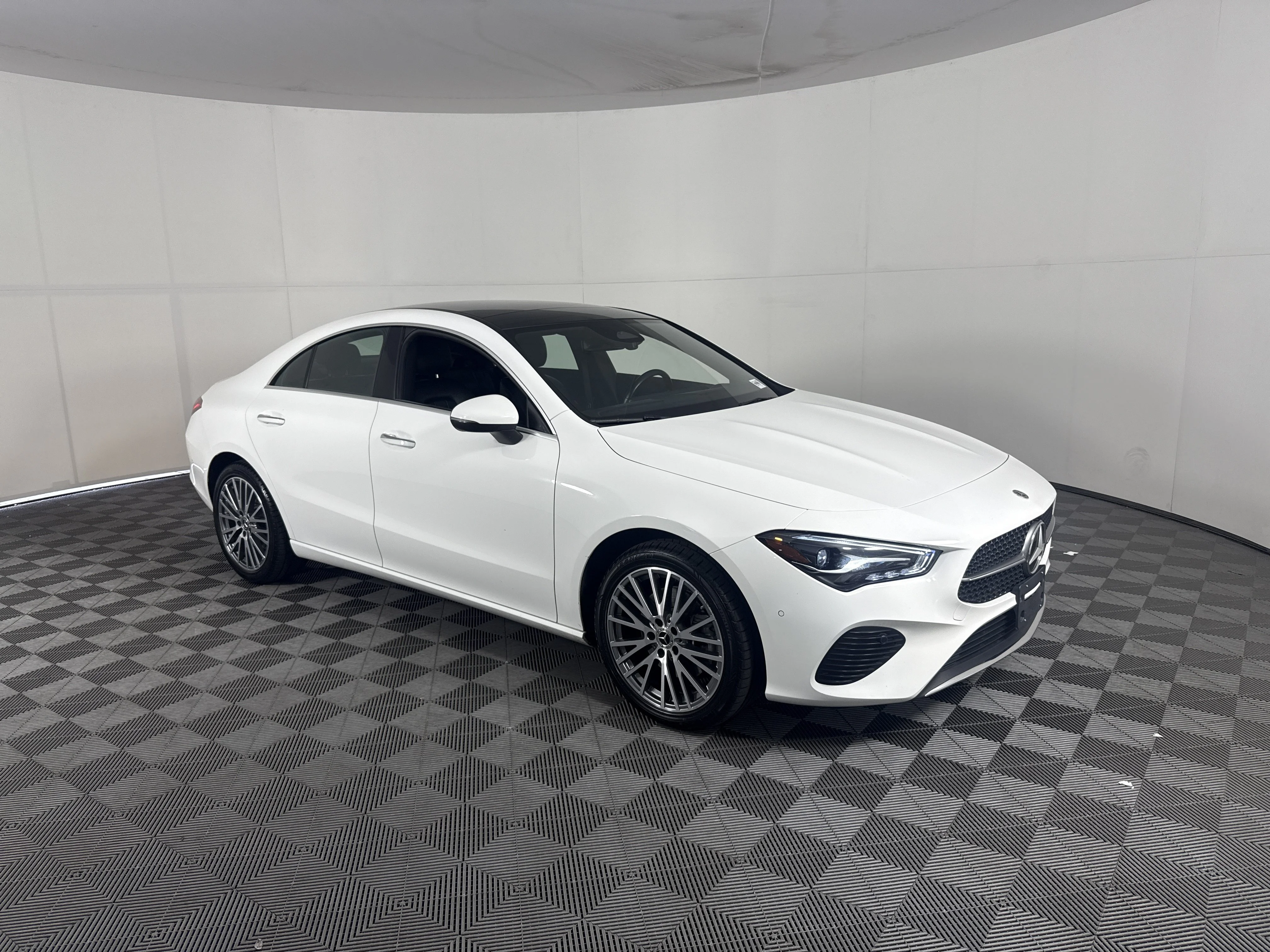Used 2025 White Mercedes-Benz  image 2