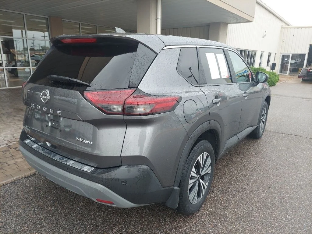 Used 2023 Gray Nissan SV image 7