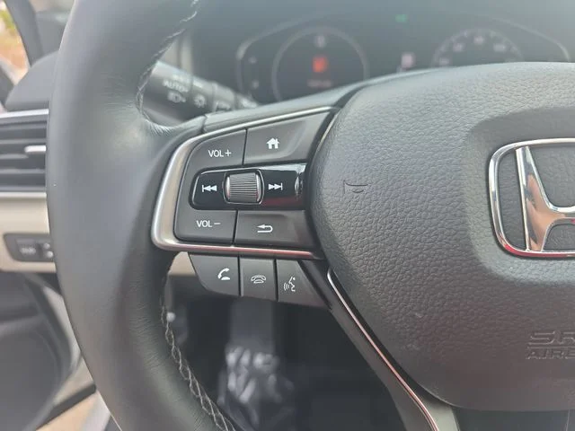 Used 2021  Honda Touring 2.0T image 17