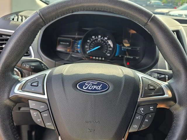 Used 2022 White Ford SEL image 23